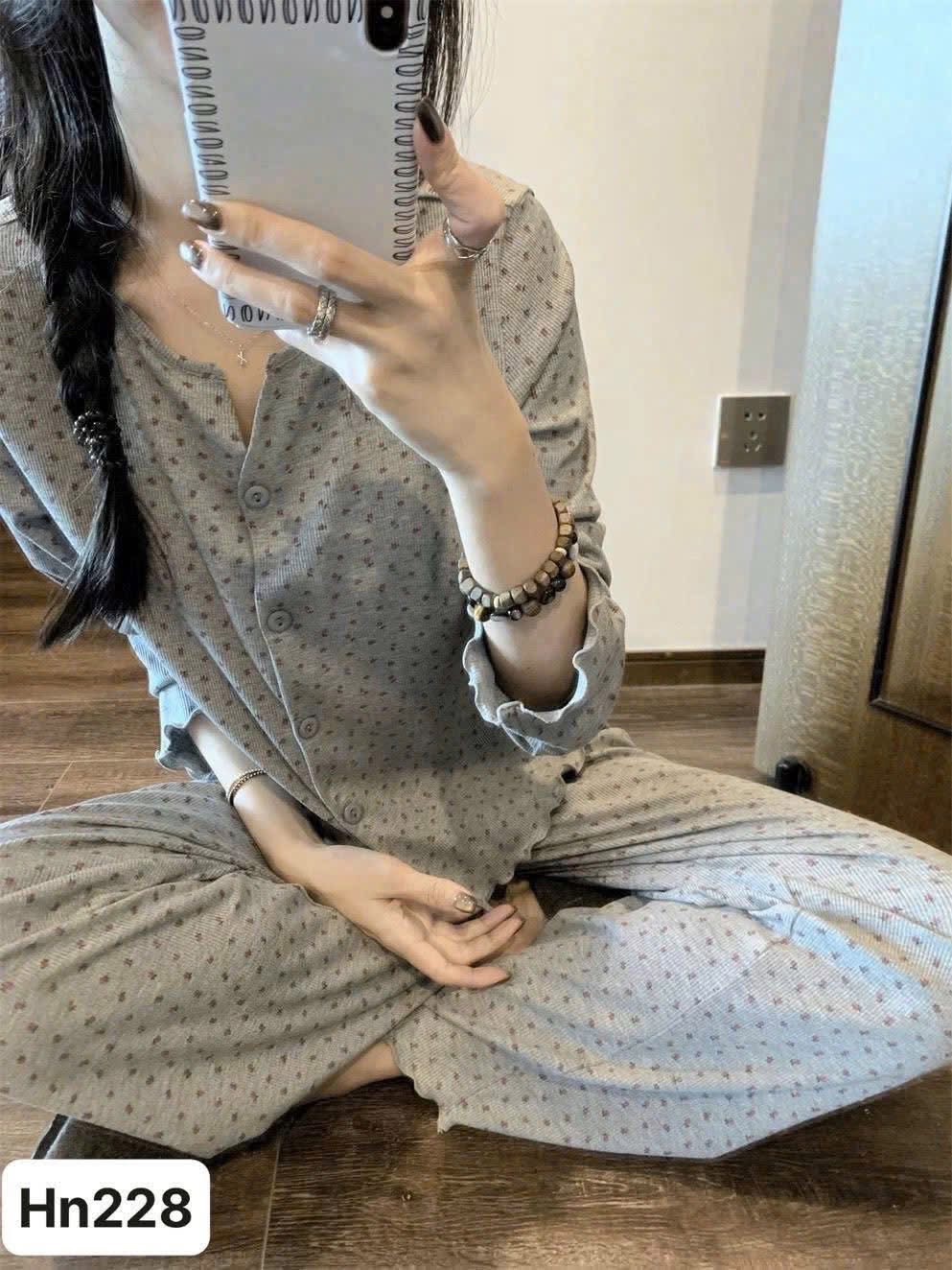 Bộ hoa nhí xám dài